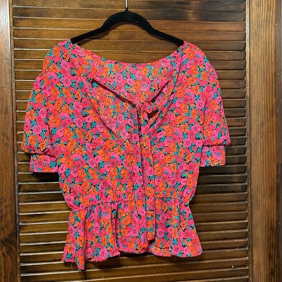 Miami Kendra Puff Sleeve Floral Blouse - Picture 5 of 5